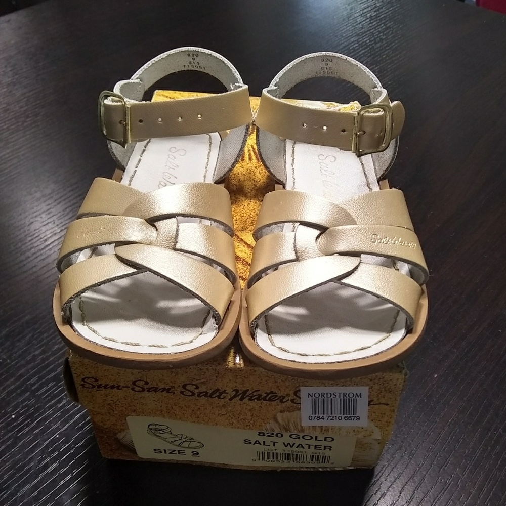 Sun-San Salt Water Sandals size 9 Gold